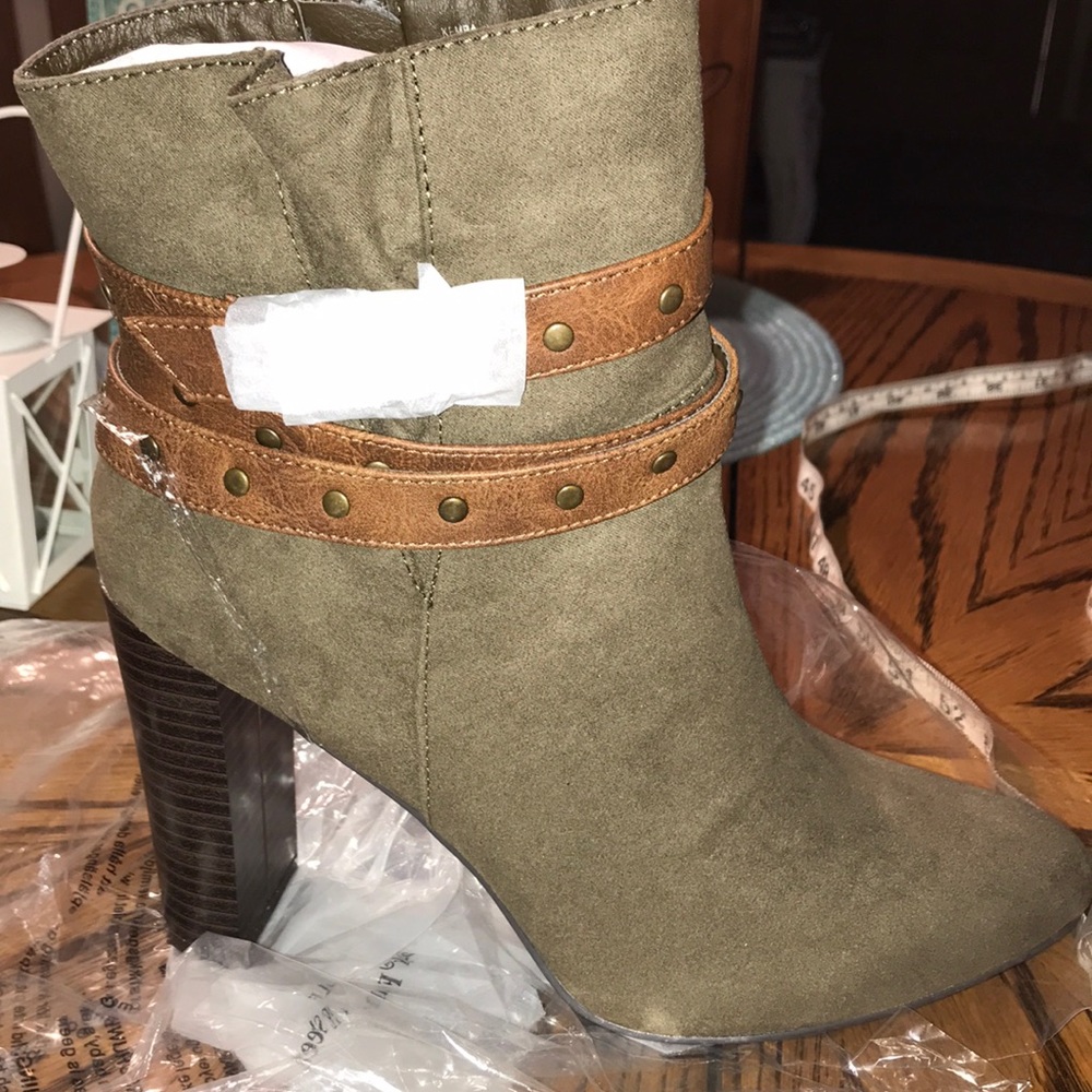 Just Fab olive boots  Beautiful stacked heel NWOT